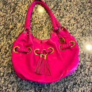 Brilliant pink bag with golden hardware! 😍
